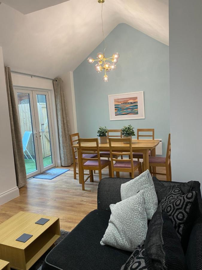 Superb 2 Beds 2 Baths New Apartment W/ Garden+Patio Борнмът Екстериор снимка
