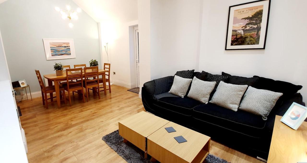 Superb 2 Beds 2 Baths New Apartment W/ Garden+Patio Борнмът Екстериор снимка