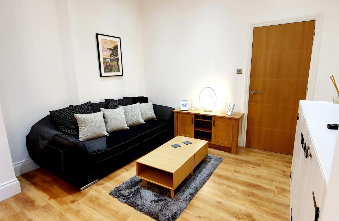 Superb 2 Beds 2 Baths New Apartment W/ Garden+Patio Борнмът Екстериор снимка
