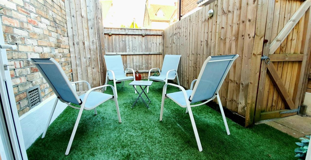 Superb 2 Beds 2 Baths New Apartment W/ Garden+Patio Борнмът Екстериор снимка